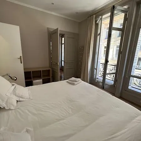 Appartement Champs Elysee, Parc Monceau *