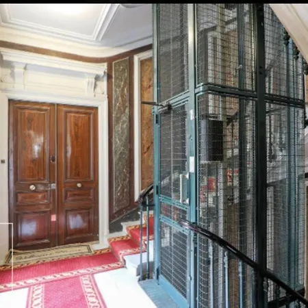 Appartement Champs Elysee, Parc Monceau *